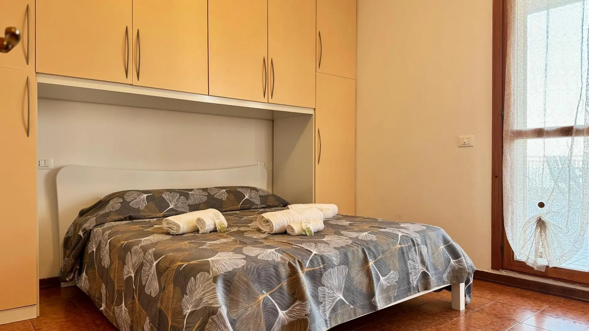 82, Attico Leonardo Apartment Lido Adriano 0*,  Italy