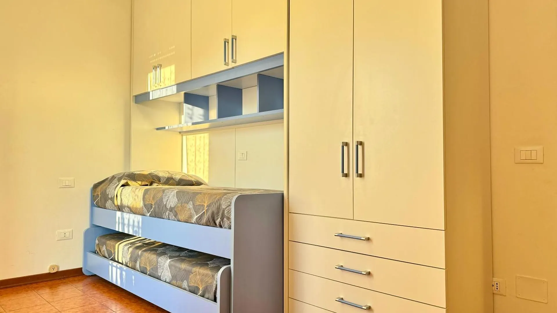 82, Attico Leonardo Apartment Lido Adriano 0*,  Italy