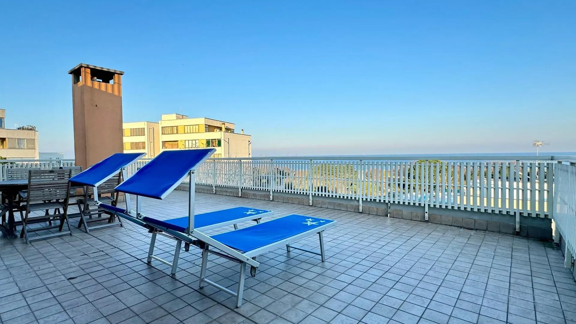 Apartment Ferienwohnung 82, Attico Leonardo Lido Adriano